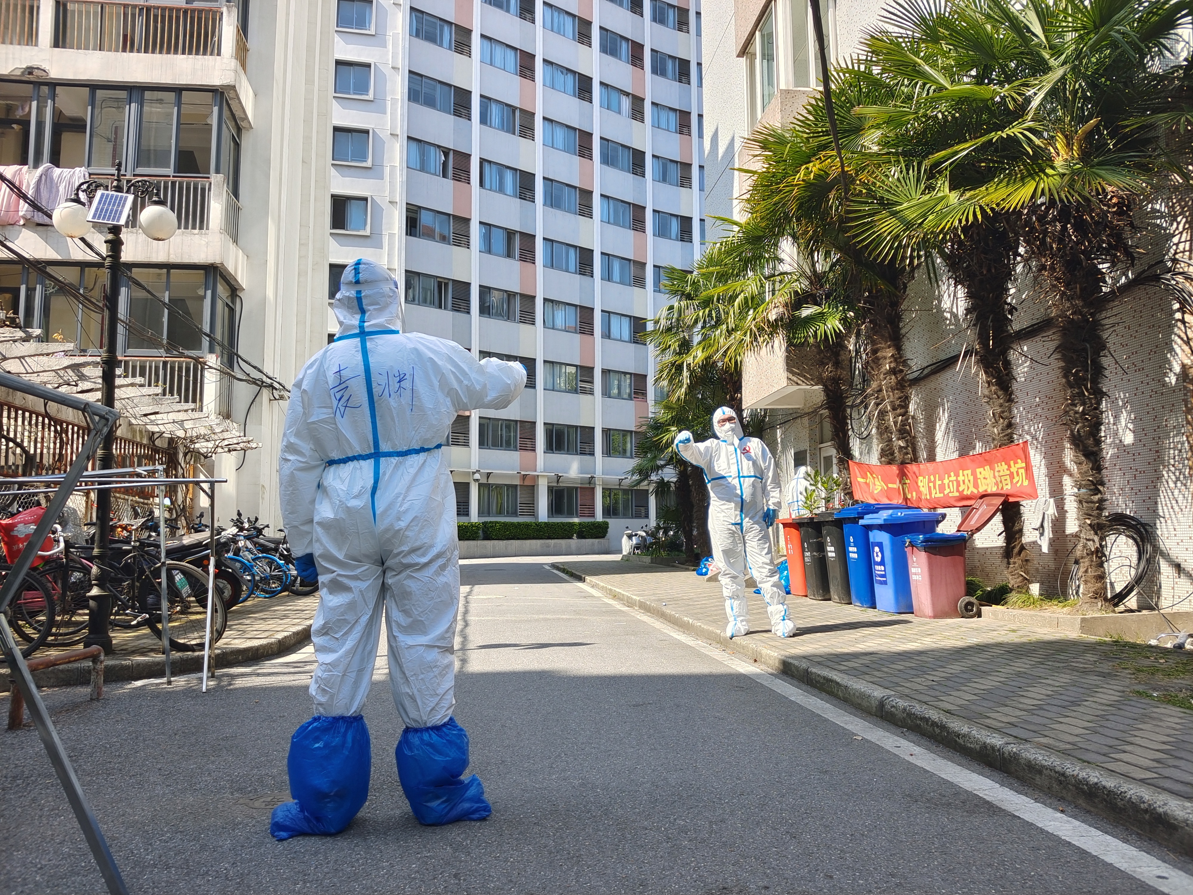 温暖守护24小时！东华驻楼辅导员工作纪实