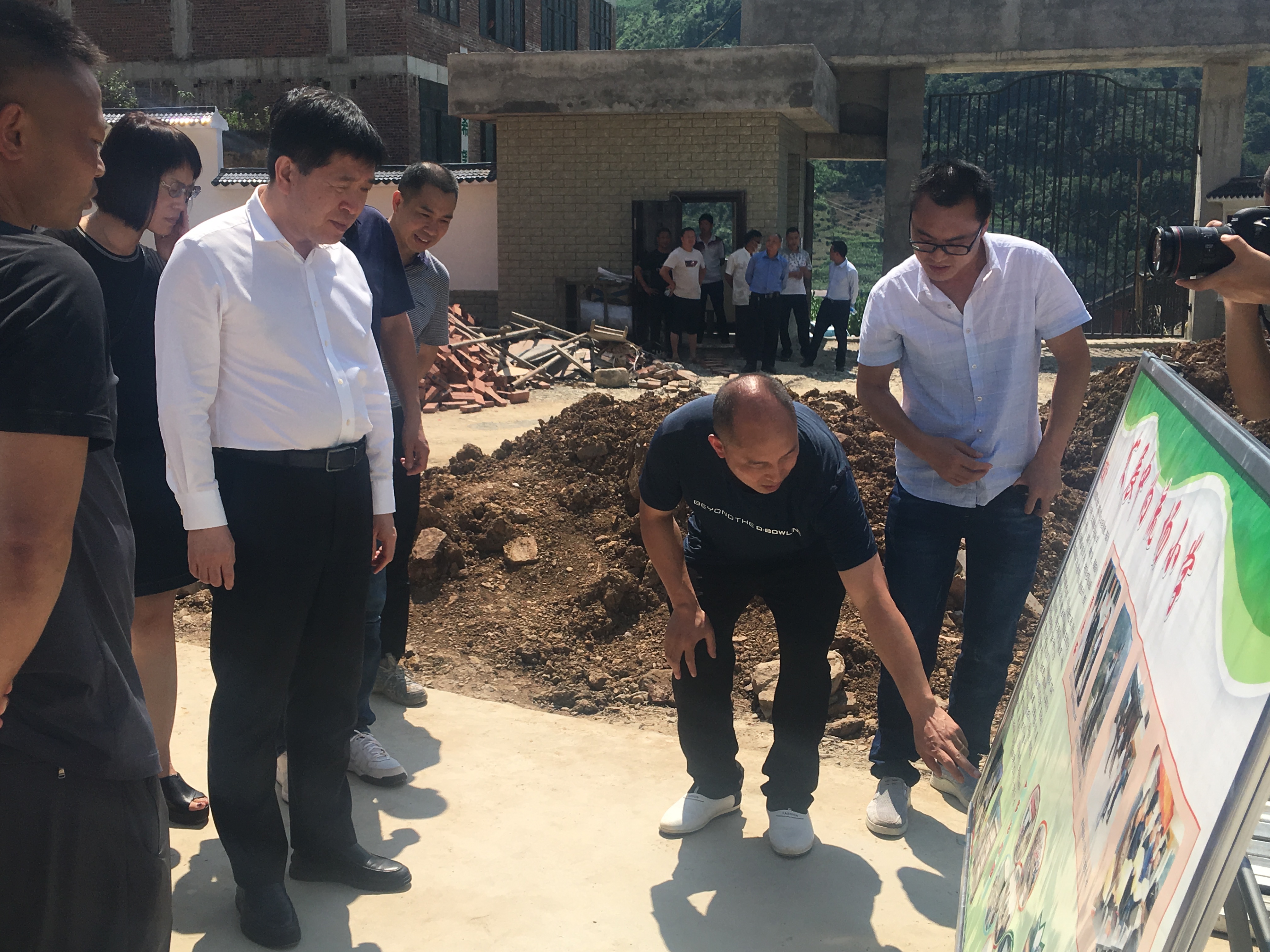 校长俞建勇一行赴盐津县调研推进定点扶贫工作